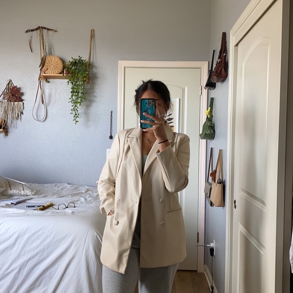 Missguided Stone Faux Leather Oversized Blazer - Picture 1 of 5